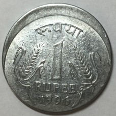 INDIA 1996 . TWO 2 RUPEES COIN . ERROR . MIS-STRIKE